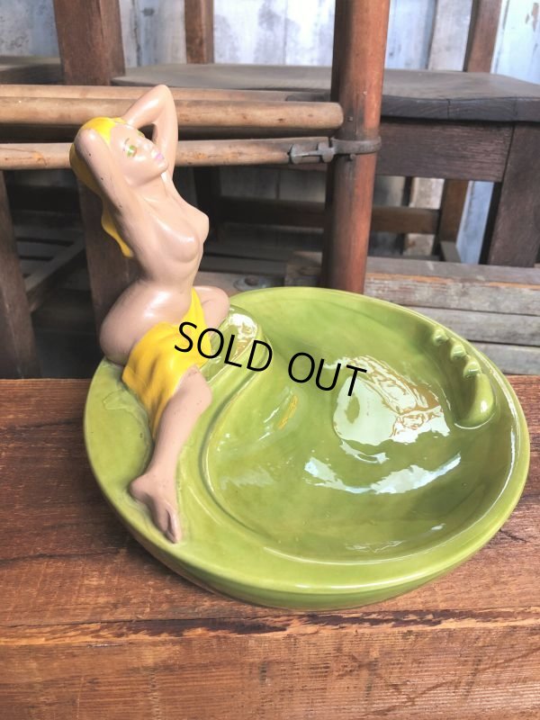 画像2: Vintage Mid Century Nude Naked Woman Lady Pinup Ashtray (C053）