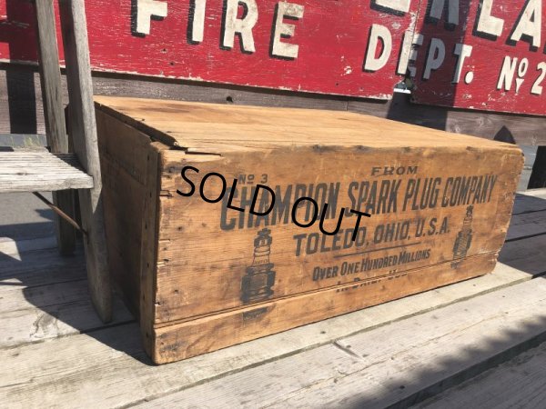 画像2: RARE!  30s Antique Champion Spark Plug Dealer Delivery Wooden Crate (C074)