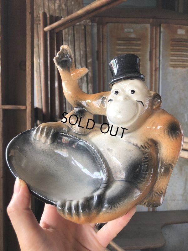 画像1: 1960s Cal Themes U.S.A. Monkey Ape Dresser Caddy Valet (C177)