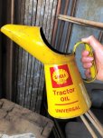 画像1: Vintage Shell Quart Tractor Universal Oil Jug Pourer (C279) (1)