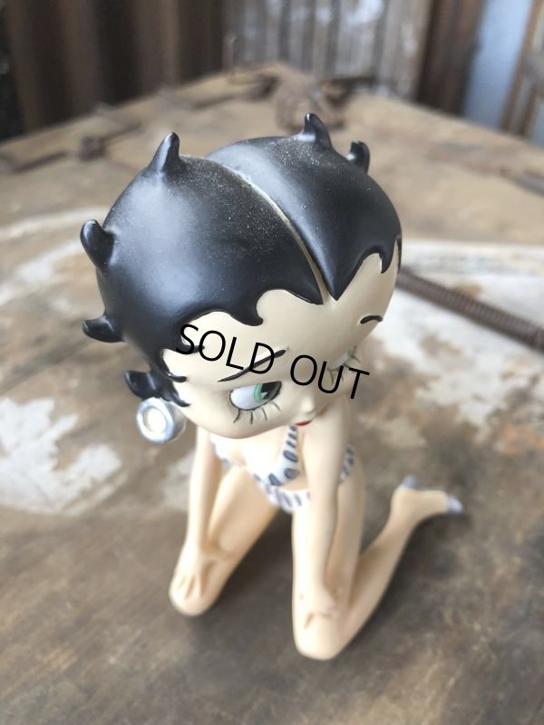画像7: Vintage Betty Boop Kneeling Wearing Stripe Bikini Figurine (C288)