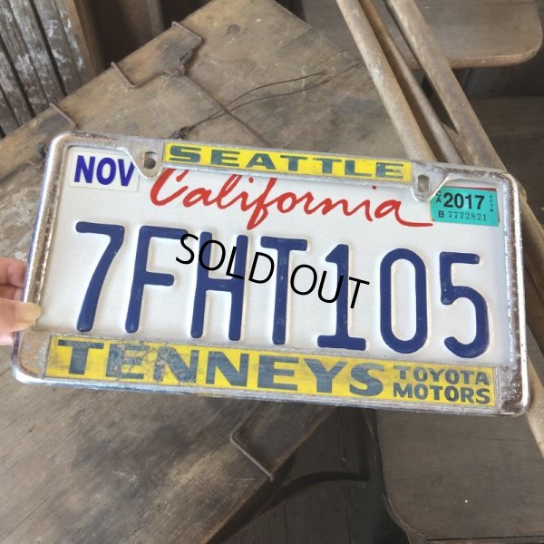 画像6: Vintage Automotive License Plate Frame / SEATTLE TENNEYS TOYOTA MOTORS (B404)