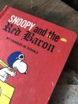 画像2: Vintage Book SNOOPY and the Red Baron (B419) (2)