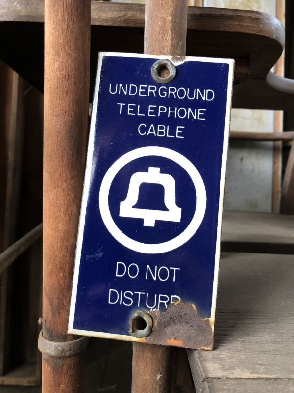 画像1: Vintage BELL SYSTEM Porcelain Sign Underground Telephone Cable DO NOT DISTURB (B599)