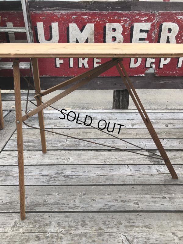画像3: Vintage Wooden Ironing Board Table (B646)