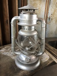 Vintage DIETZ No.02 D-LITE Hurricane Lantern (B656)