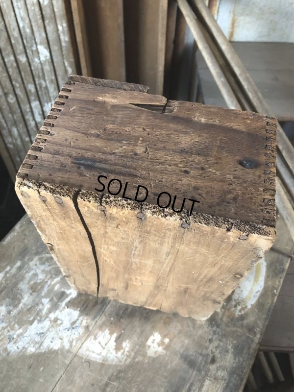 画像8: Antique Phoenix Bull Gog Toe Calks Wooden Box (B667)