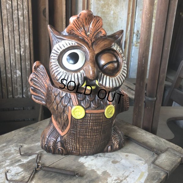 画像1: 60s Vintage Wise Winking Waving Owl Cookie Jar (B776)