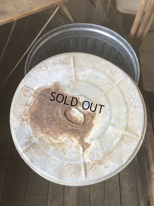 画像9: Vintage Galvanized Steel Metal Garbage Trash Can (B859)