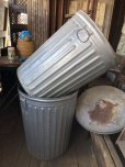 画像13: Vintage Galvanized Steel Metal Garbage Trash Can (B858)