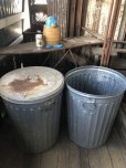 画像17: Vintage Galvanized Steel Metal Garbage Trash Can (B859)