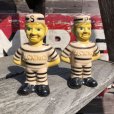 画像1: Vintage Alcatraz Souvenir Inmate Prisoners Salt & Pepper Shakers (B893) (1)