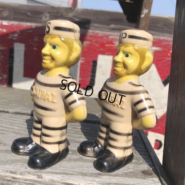 画像9: Vintage Alcatraz Souvenir Inmate Prisoners Salt & Pepper Shakers (B893)