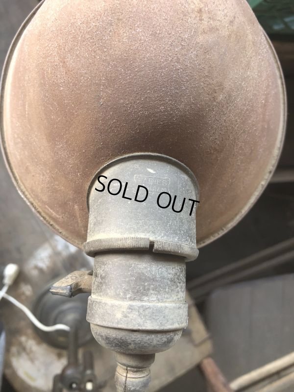 画像9: Vintage Industrial 2-Arm Lamp GE (B923)