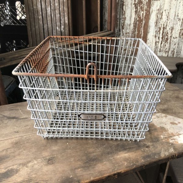 画像1: Vintage Frank D Cohan Gym Locker Metal Wire Basket #971 (B956)