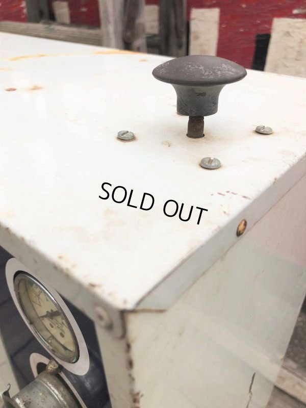 画像17: Vintage Stant Gas Oil Radiator Caps Gas Station Metal Display Cabinet (M018)
