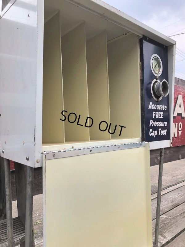 画像15: Vintage Stant Gas Oil Radiator Caps Gas Station Metal Display Cabinet (M018)