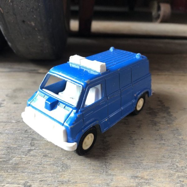 画像2: Vintage Tootsietoys POLICE VAN (M015) 