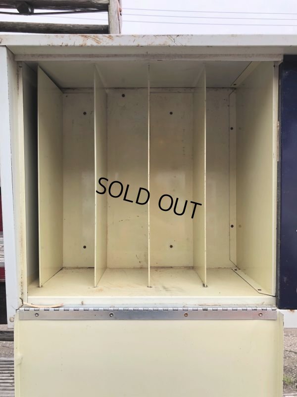 画像14: Vintage Stant Gas Oil Radiator Caps Gas Station Metal Display Cabinet (M018)