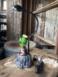 画像2: 90s Vintage Looney Tunes Marvin the Martian Bobblehead Desk Lamp (B995)  (2)