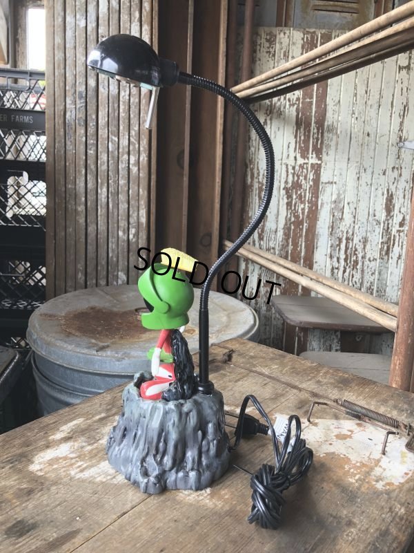 画像2: 90s Vintage Looney Tunes Marvin the Martian Bobblehead Desk Lamp (B995) 