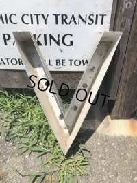 Vintage Advertising Store Display Letters Sign “ V ” (M010) 