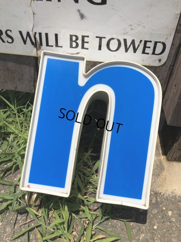 画像1: Vintage Advertising Store Display Letters Sign Blue “ n ” (M023) 