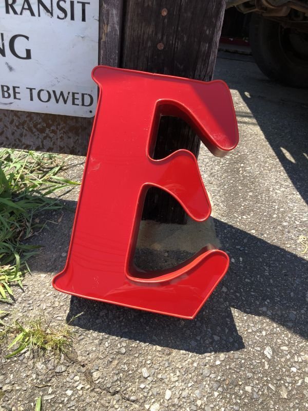 画像1: Vintage Advertising Store Display Letters Sign / Red “ E ” (M052) 