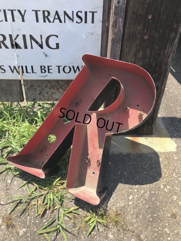 画像1: Vintage Advertising Store Display Letters Sign BxR “ R ” (M036) 