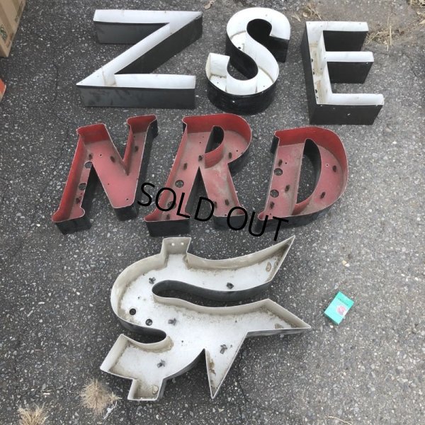 画像9: Vintage Advertising Store Display Letters Sign BxR “ R ” (M036)