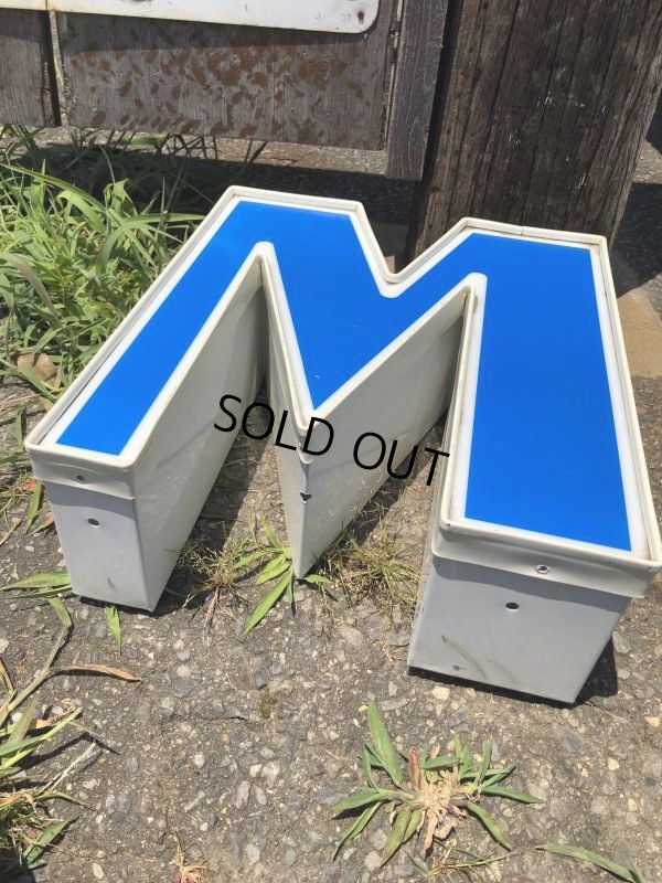 画像6: Vintage Advertising Store Display Letters Sign Blue “ M ” (M019) 