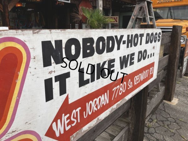 画像6: 【店舗引き取り限定】 Vintage Advertising Wienerschnitzel Hot Dogs Store Display Wooden Sign (M201) 