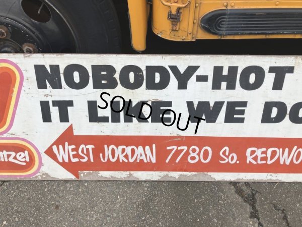 画像15: 【店舗引き取り限定】 Vintage Advertising Wienerschnitzel Hot Dogs Store Display Wooden Sign (M201) 