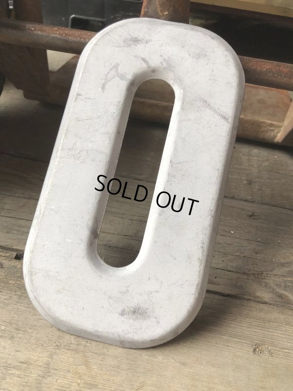 画像2: Vintage USA Original Movie Theatre Marquee Letter Signs “ O ”  (M241) 