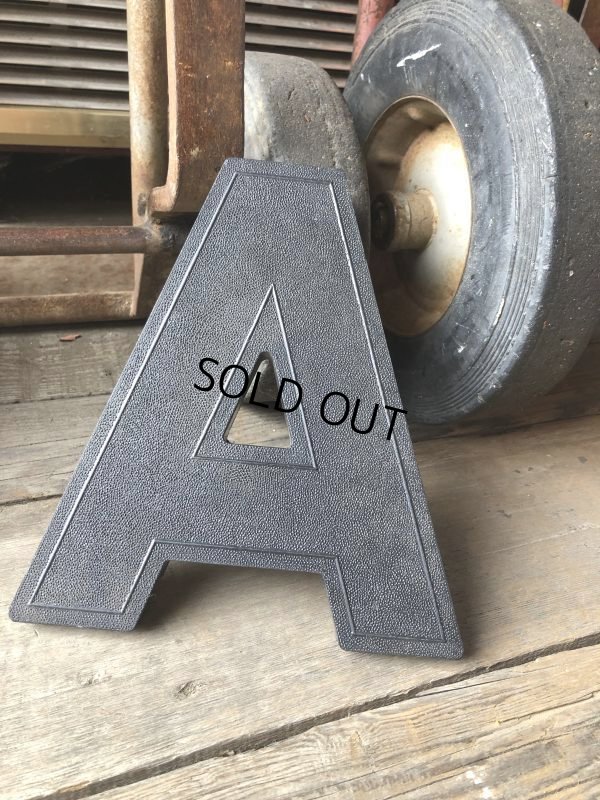 画像2: Vintage USA Original Movie Theatre Marquee Letter Signs “ A ”  (M245) 