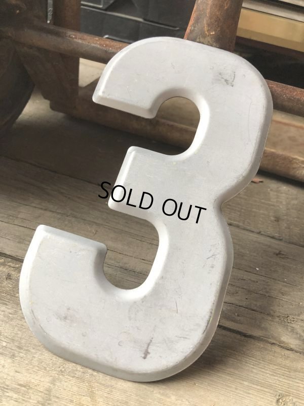 画像2: Vintage USA Original Movie Theatre Marquee Letter Signs “ 3 ”  (M240) 