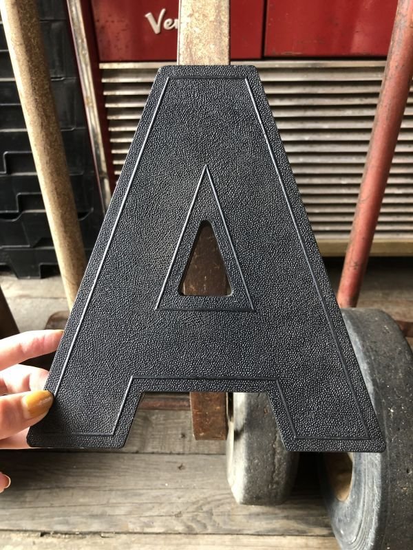 画像1: Vintage USA Original Movie Theatre Marquee Letter Signs “ A ”  (M245) 