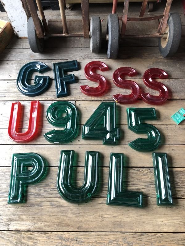 画像6: Vintage USA Original Movie Theatre Marquee Letter Signs “ F ”  (M260)
