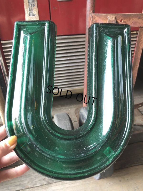 画像1: Vintage USA Original Movie Theatre Marquee Letter Signs “ U ”  (M255) 