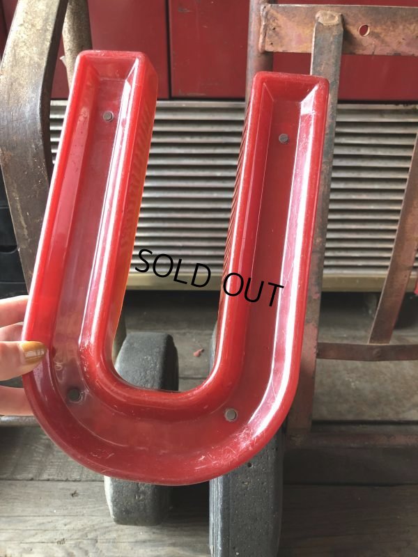画像1: Vintage USA Original Movie Theatre Marquee Letter Signs “ U ”  (M252) 
