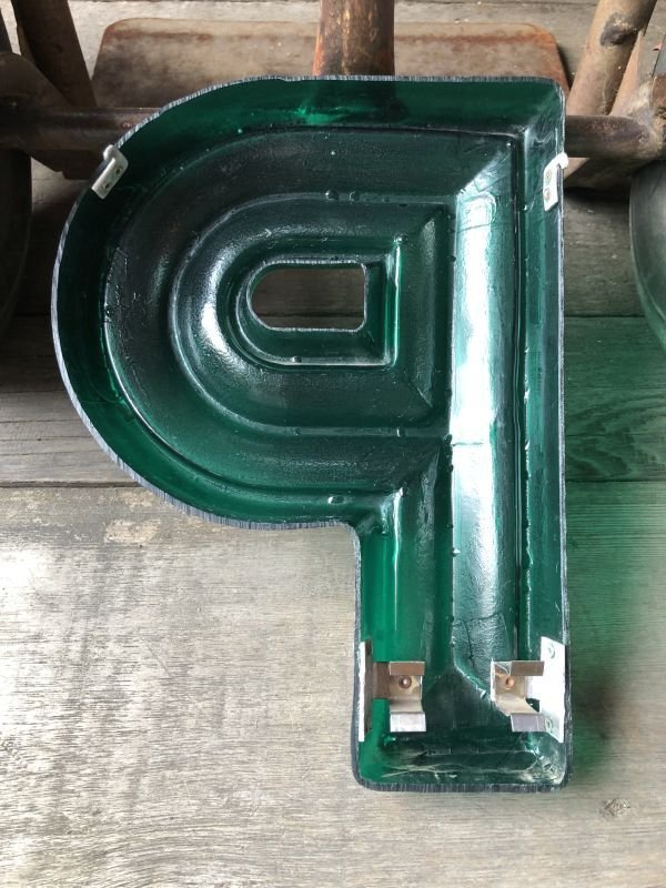 画像3: Vintage USA Original Movie Theatre Marquee Letter Signs “ P ”  (M253) 