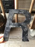 画像1: Vintage Advertising Store Display Letters Sign “ R ”  (M218)  (1)