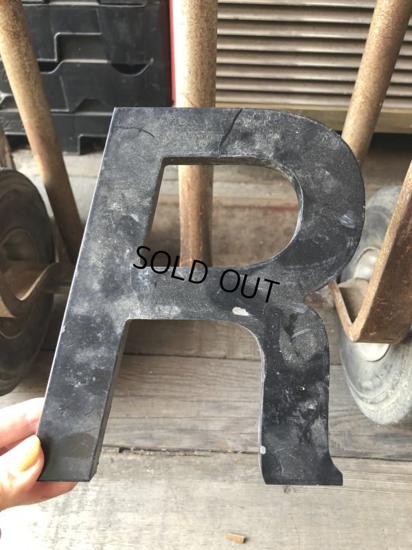 画像1: Vintage Advertising Store Display Letters Sign “ R ”  (M218) 