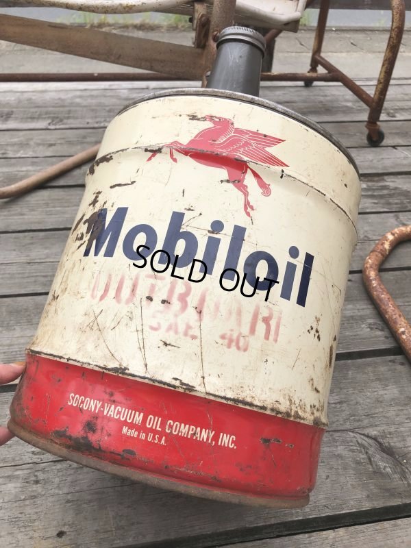 画像6: Vintage Mobil 5GL Motor Gas/Oil Can (M276) 