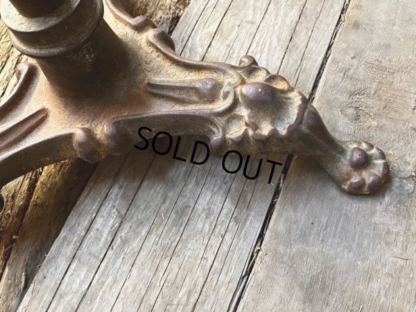 画像14: Antique 3 Legged Cast Iron Ornamental Pub Cafe Saloon Table (M288) 