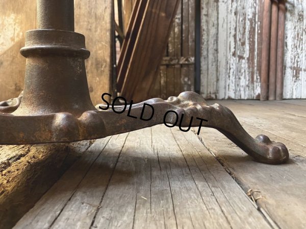 画像15: Antique 3 Legged Cast Iron Ornamental Pub Cafe Saloon Table (M288) 
