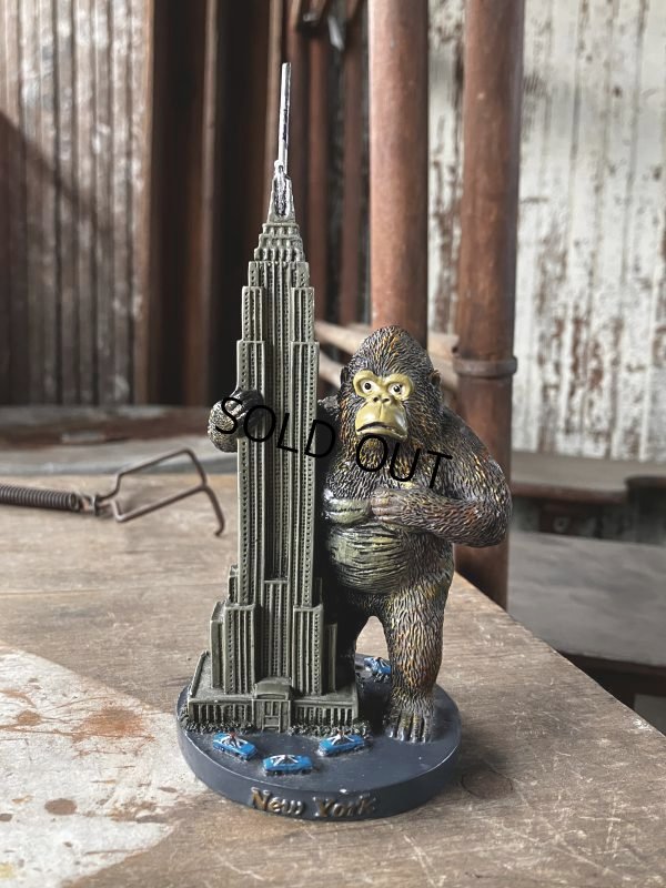 画像1: Vintage King Kong Empire State Building New York Souvenir Statue (M317) 