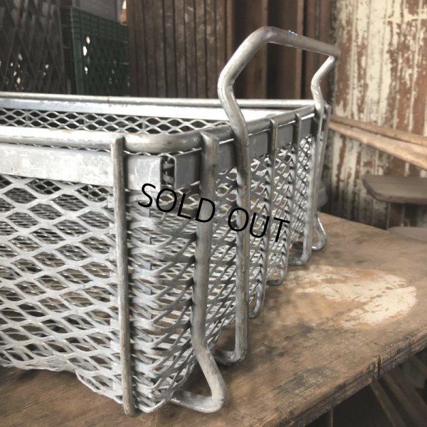 画像9: Vintage Industrial 2 Handles Metal Wire Mesh Basket (M440)