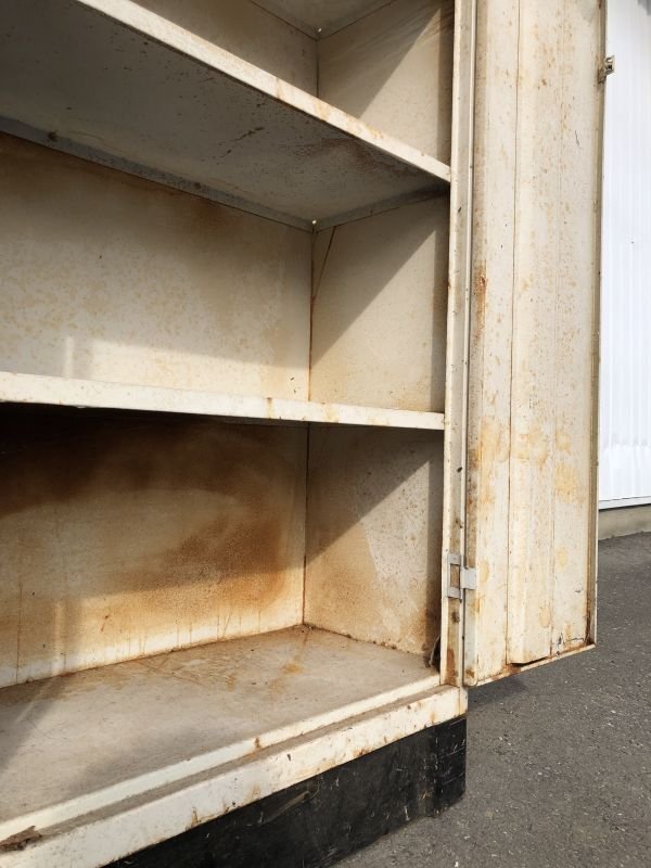 画像12: Vintage USA Industrial Steel Locker Cabinet (M495)
