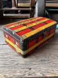 画像2: Antique Advertising HOUDE'S Co. NO.1 Cut Plug Tobacco Trunk Tin Box (M601) (2)